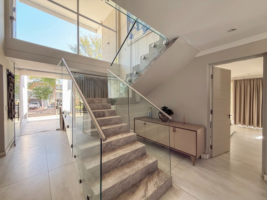 5 Bedroom Property for Sale in The Islands Estates North West